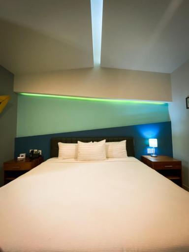 Clipperton 4*