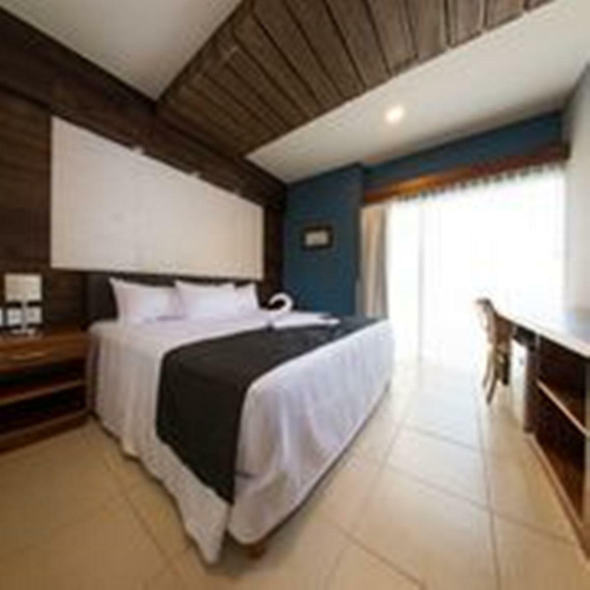 Clipperton Hotel