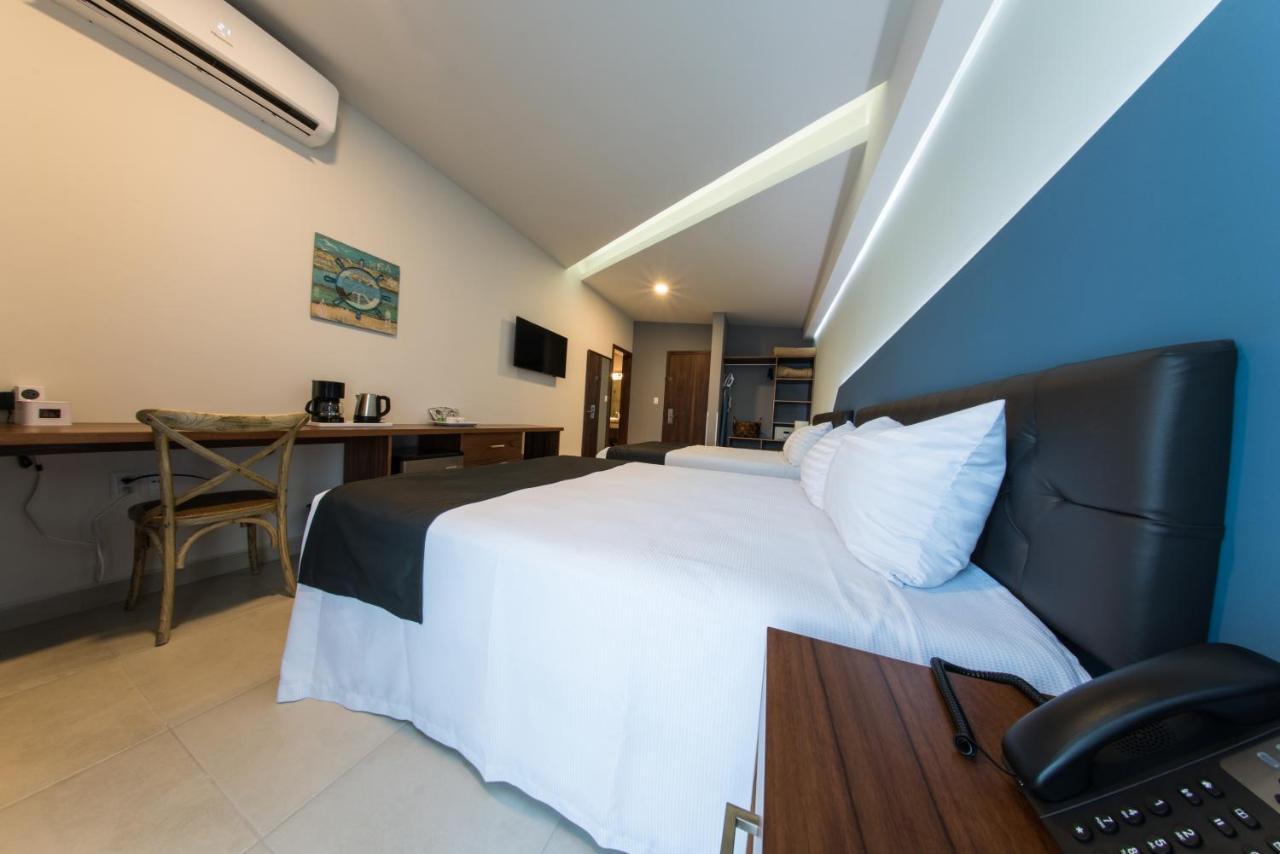 Clipperton 4*